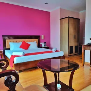 Marc Mall Road - Family Friendly & Parking - A Four Star Luxury Mountain View Hotel